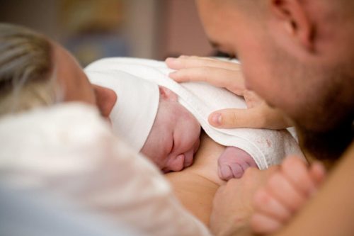 Erstversorgung des Neugeborenen postnatale Anpassung